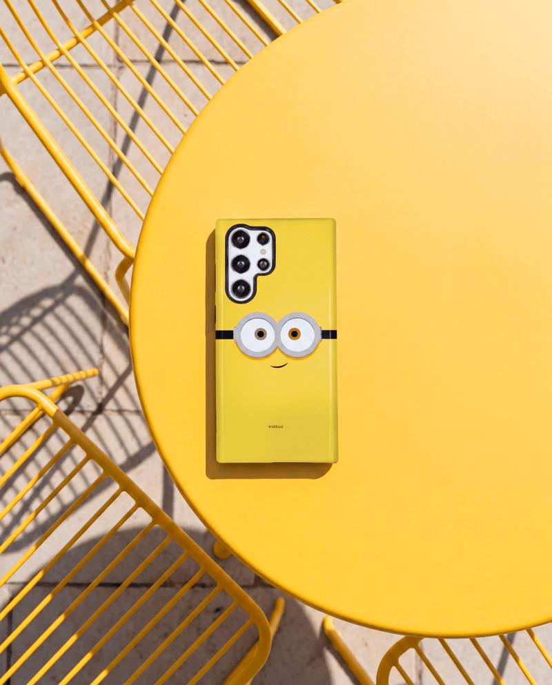 Funda Tough Minion Bob – vista trasera con detalle de protección reforzada
