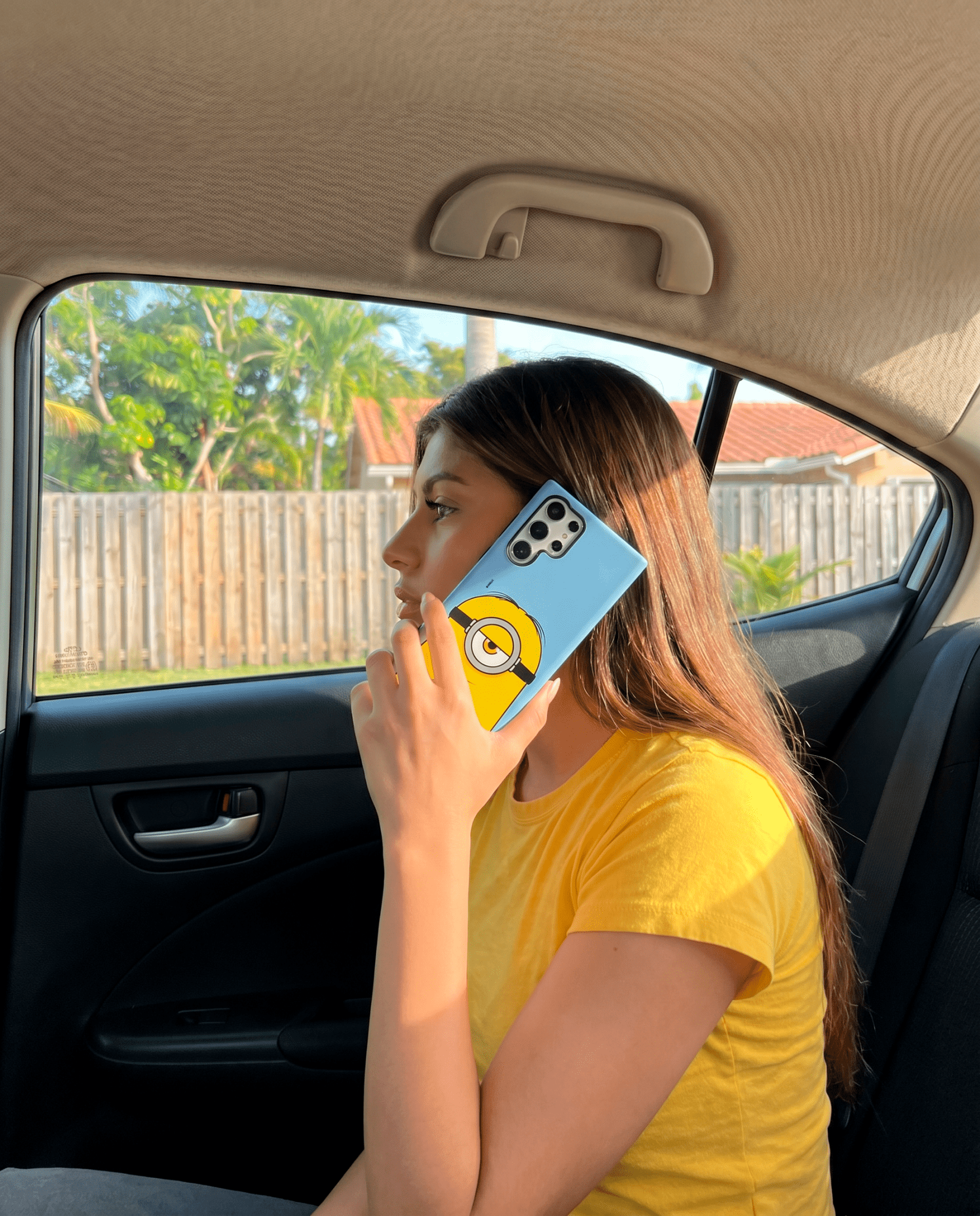 Funda Tough Minion Kevin – mockup en smartphone con diseño de Kevin
